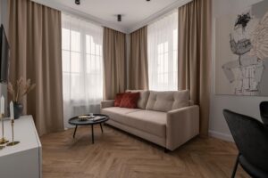 Część dzienna w Apartamencie z 1 sypialnią B417 Carmine Red