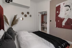 Zamykana sypialnia w Apartamencie z 1 sypialnią B425 Carmine Red