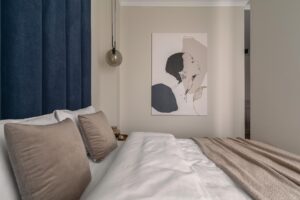 Łóżko w Apartamencie STUDIO z odzieloną sypialnią B420 Gentleman Blue